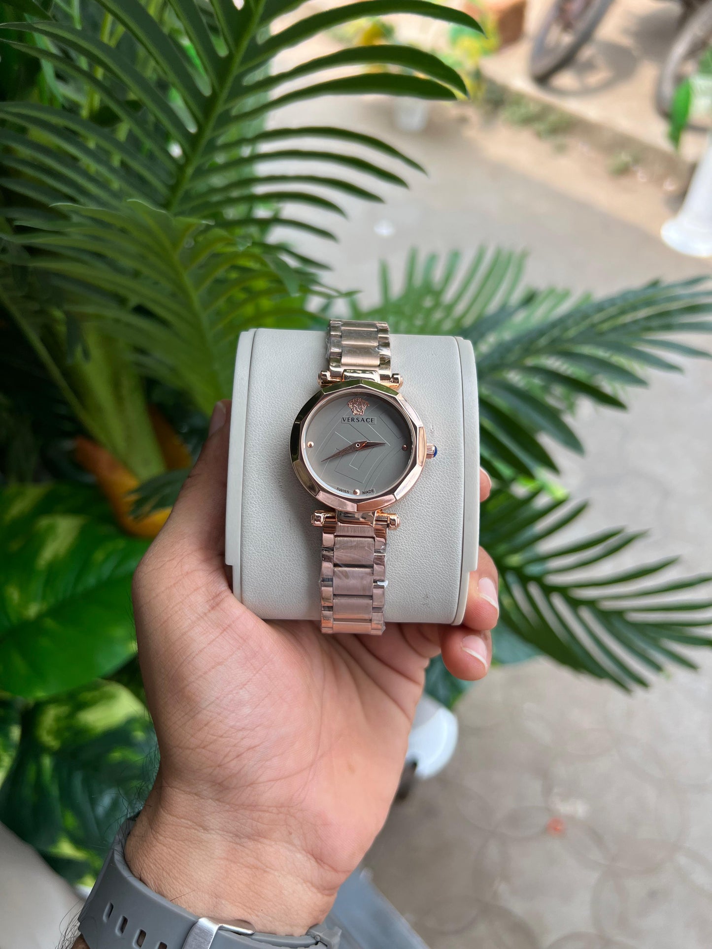 Versace Premium Quartz Watch for Women.