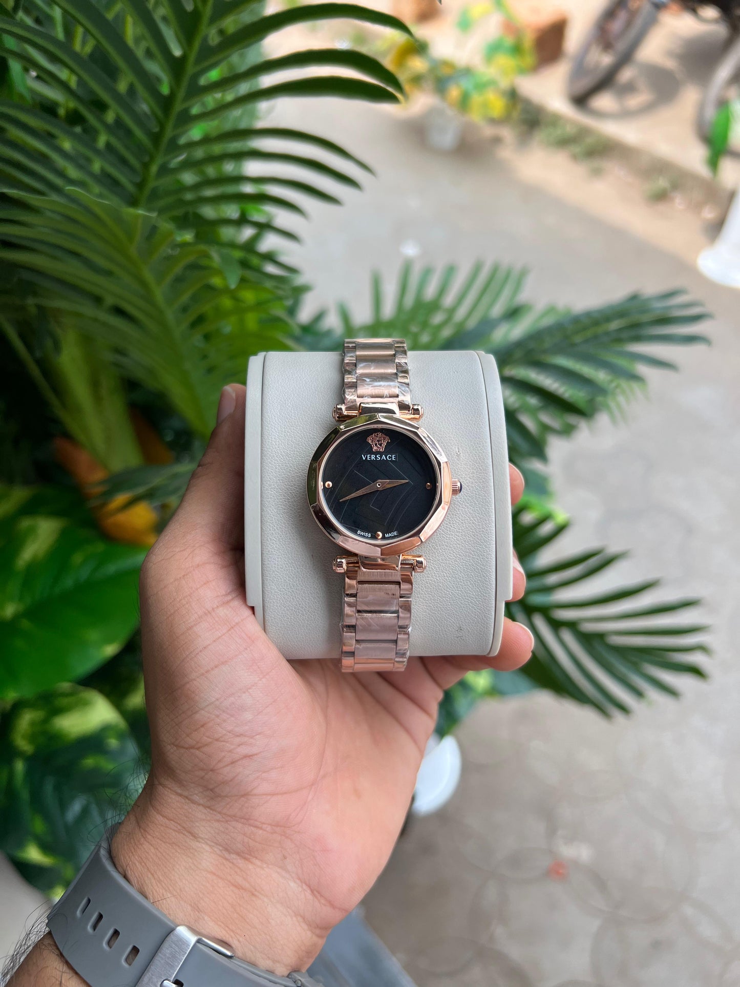 Versace Premium Quartz Watch for Women.