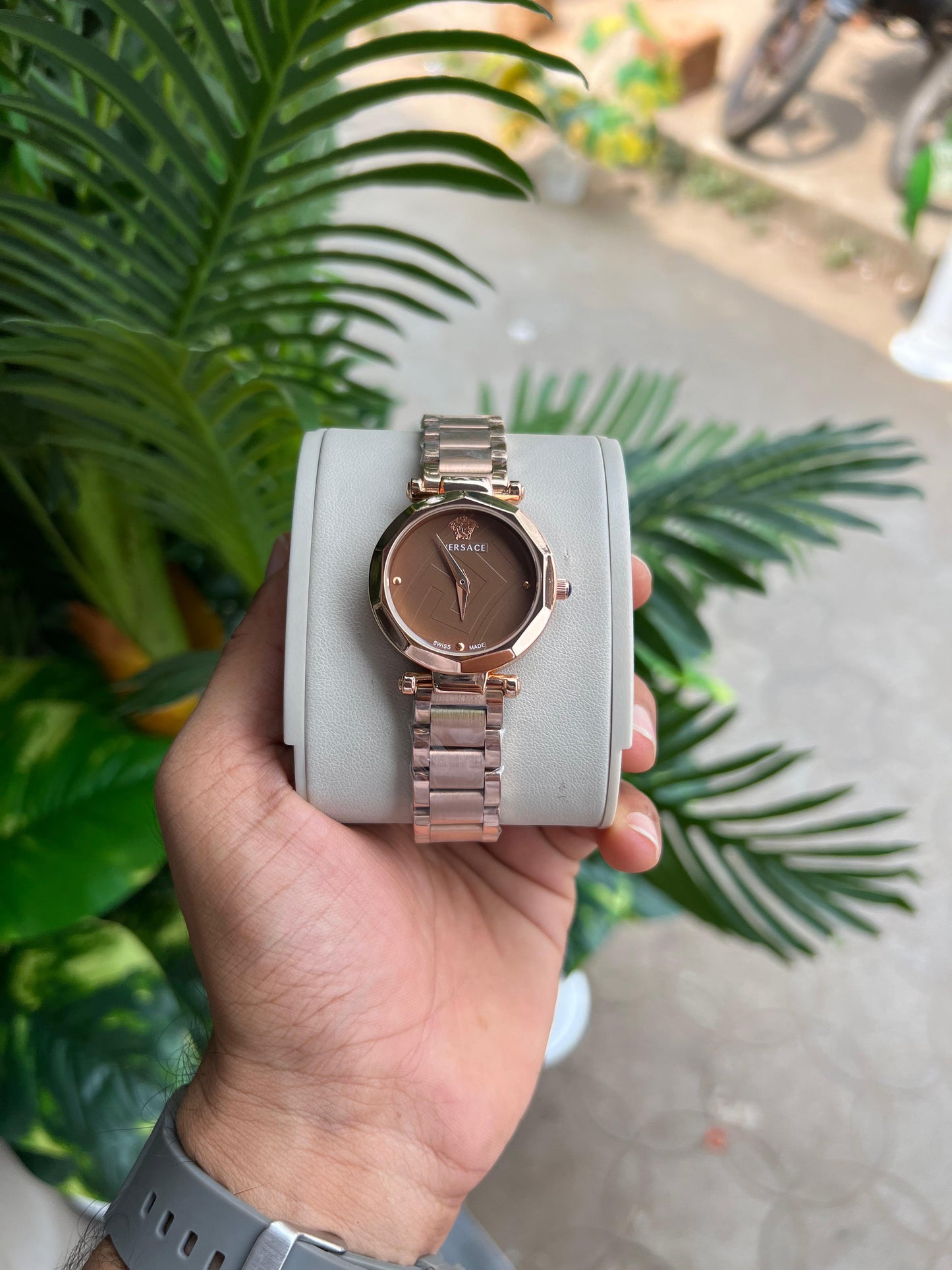 Versace Premium Quartz Watch for Women.