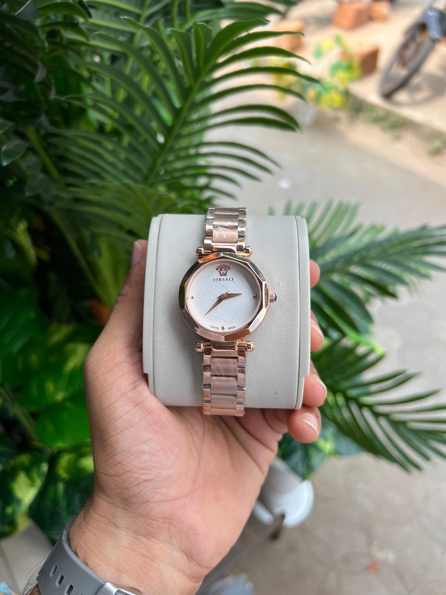 Versace Premium Quartz Watch for Women.